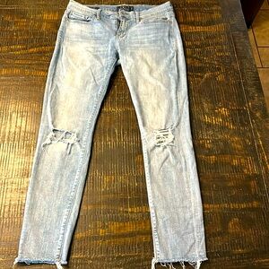 Lucky brand, denim, jeans, distressed, light denim size 6, Charlie skinny